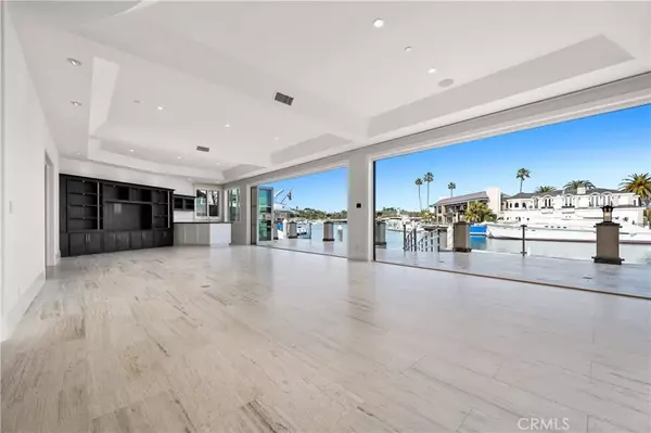 Newport Beach, CA 92660,45 Linda Isle