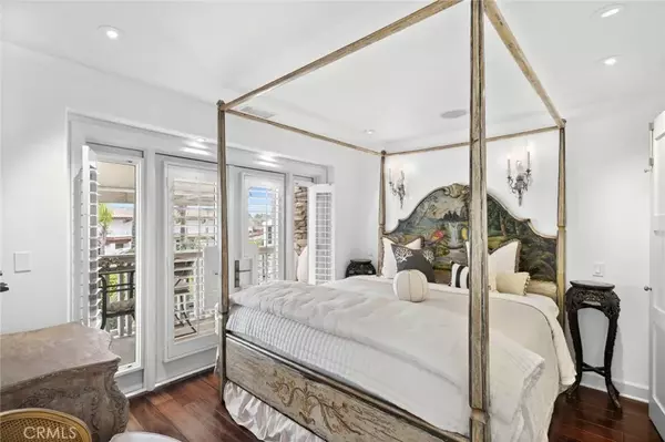 Newport Beach, CA 92660,1030 Bayside Cove #702