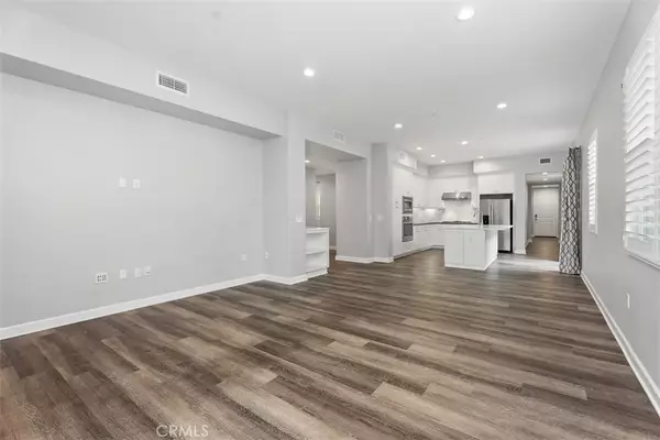 Irvine, CA 92618,179 Follyhatch