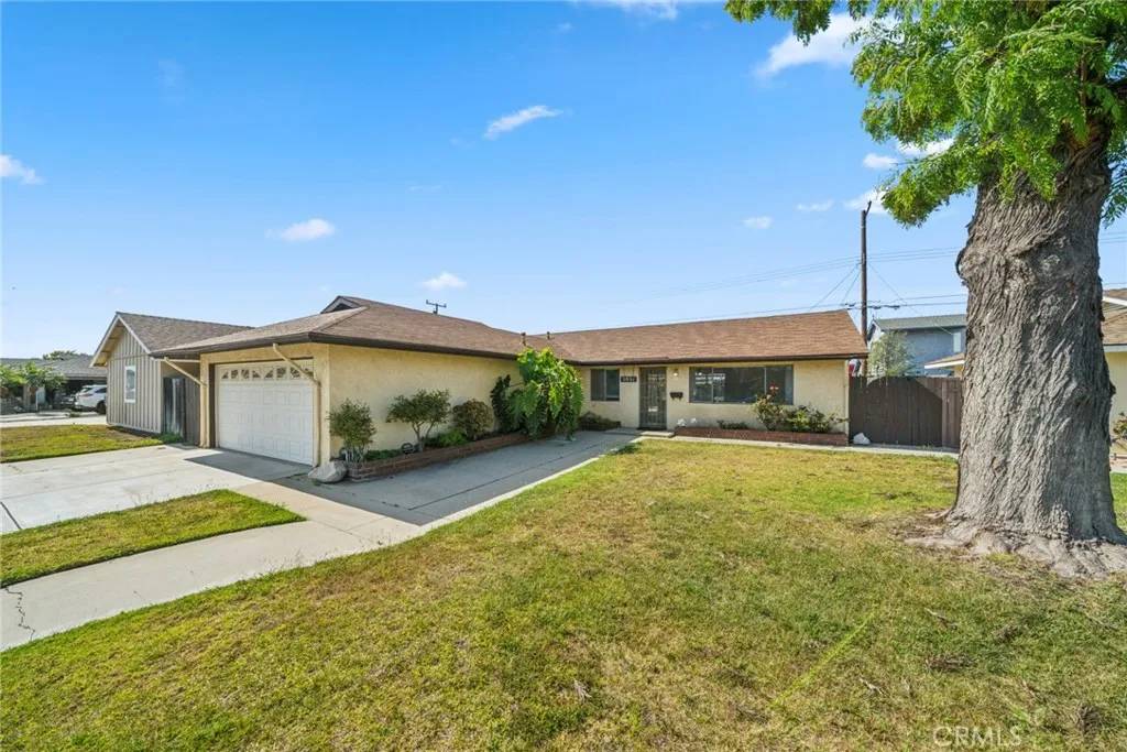 5931 Frontier Circle, Huntington Beach, CA 92647