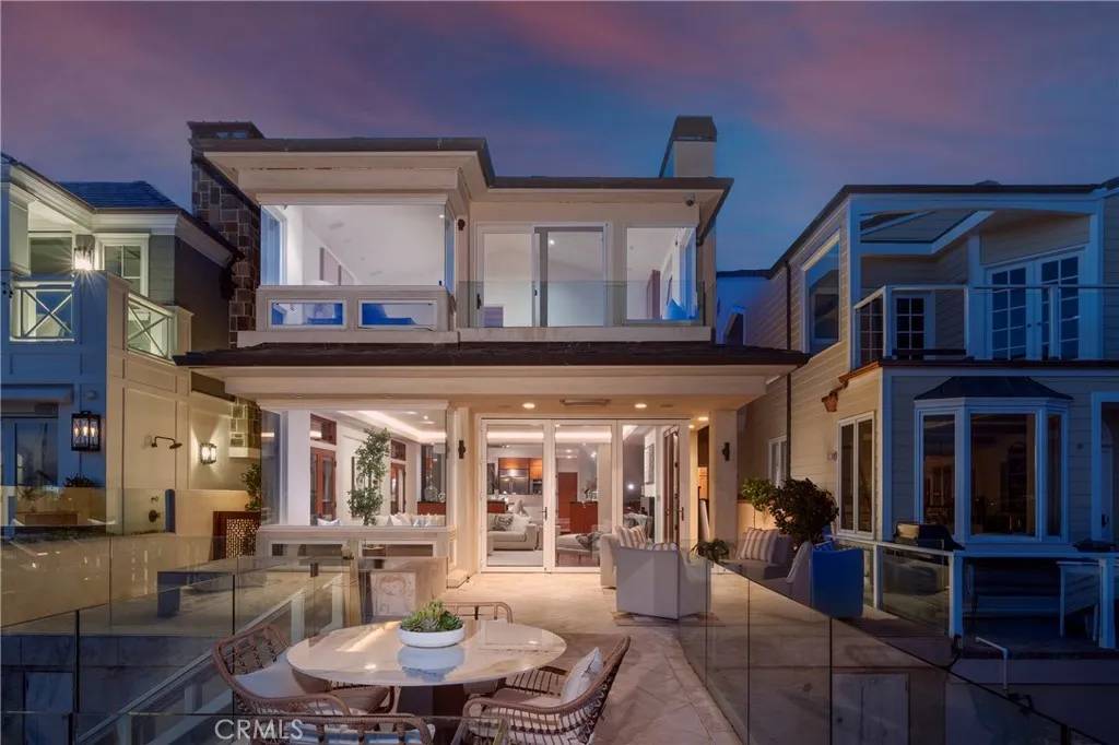 517 Via Lido Soud, Newport Beach, CA 92663