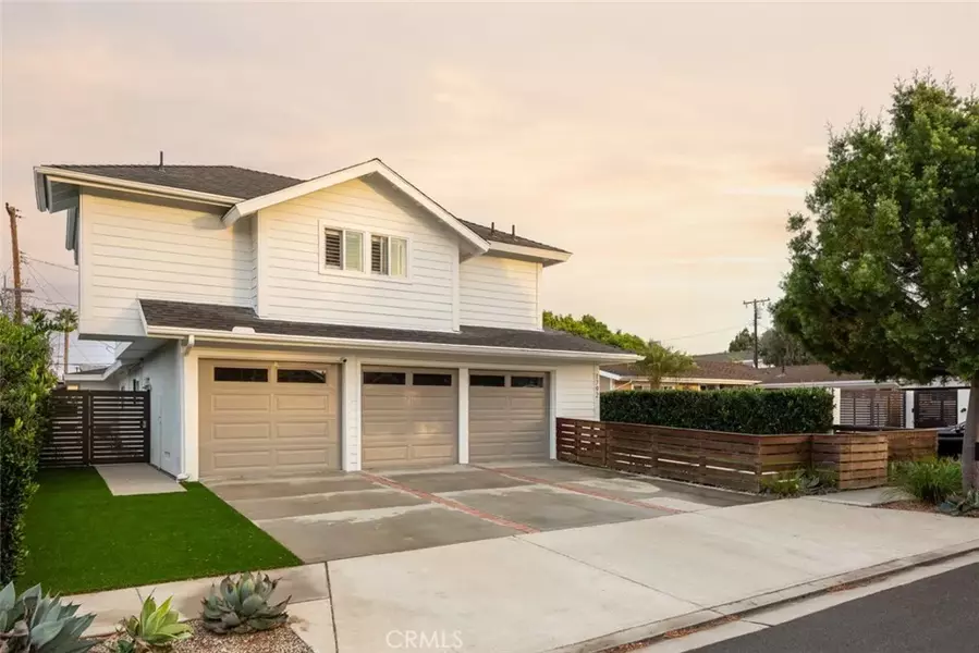 1792 Kenwood Place, Costa Mesa, CA 92627