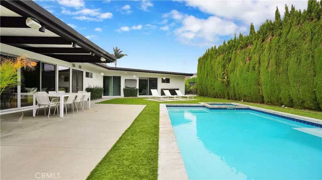 2000 Nautilus Lane, Newport Beach, CA 92660