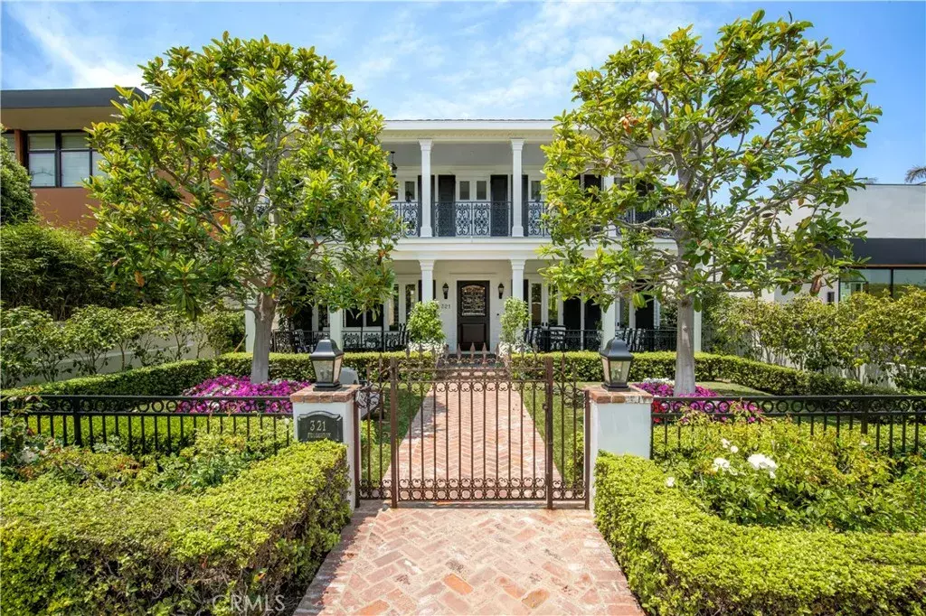 Newport Beach, CA 92663,321 Fullerton Avenue