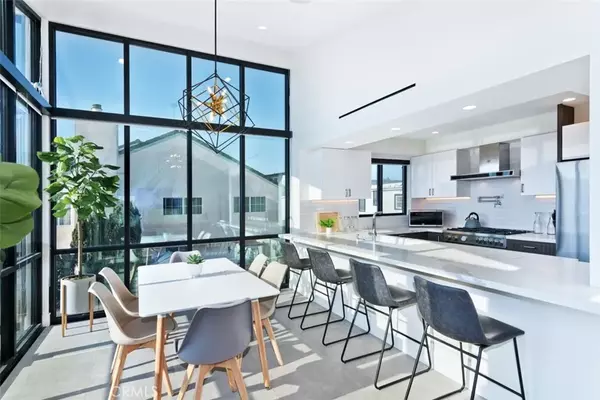 Newport Beach, CA 92661,500 E Balboa Boulevard