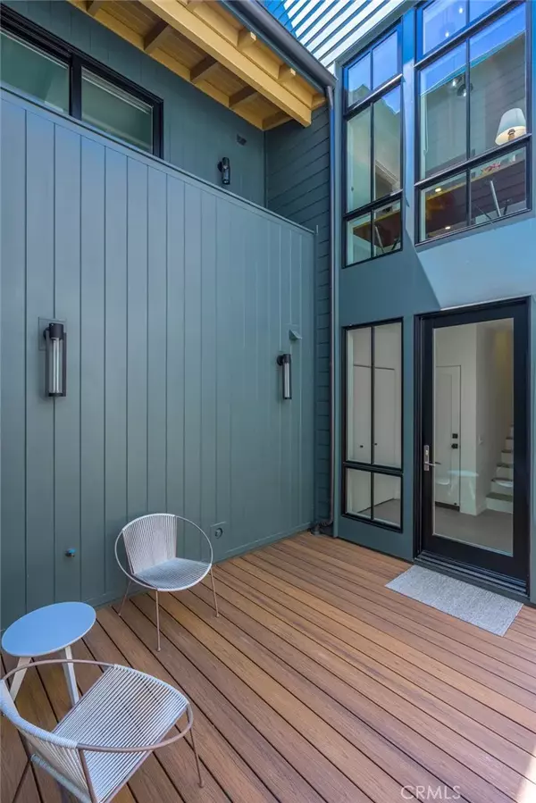 Corona Del Mar, CA 92625,619 marguerite
