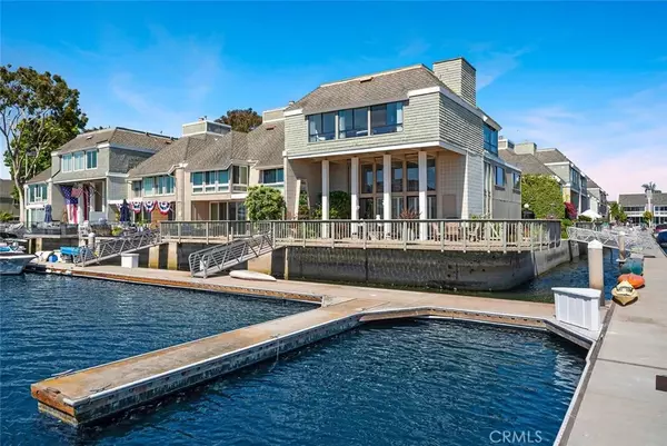16445 Wimbledon Lane, Huntington Beach, CA 92649