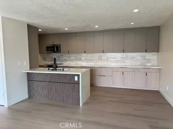 2501 W sunflower #F12, Santa Ana, CA 92704