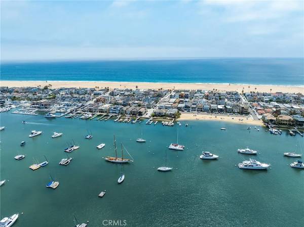 825 W Bay Avenue #B, Newport Beach, CA 92661