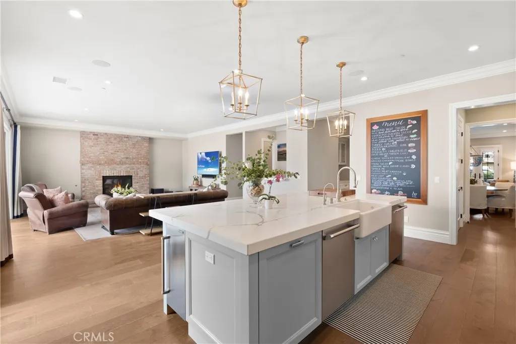 Newport Beach, CA 92663,430 Aliso Avenue