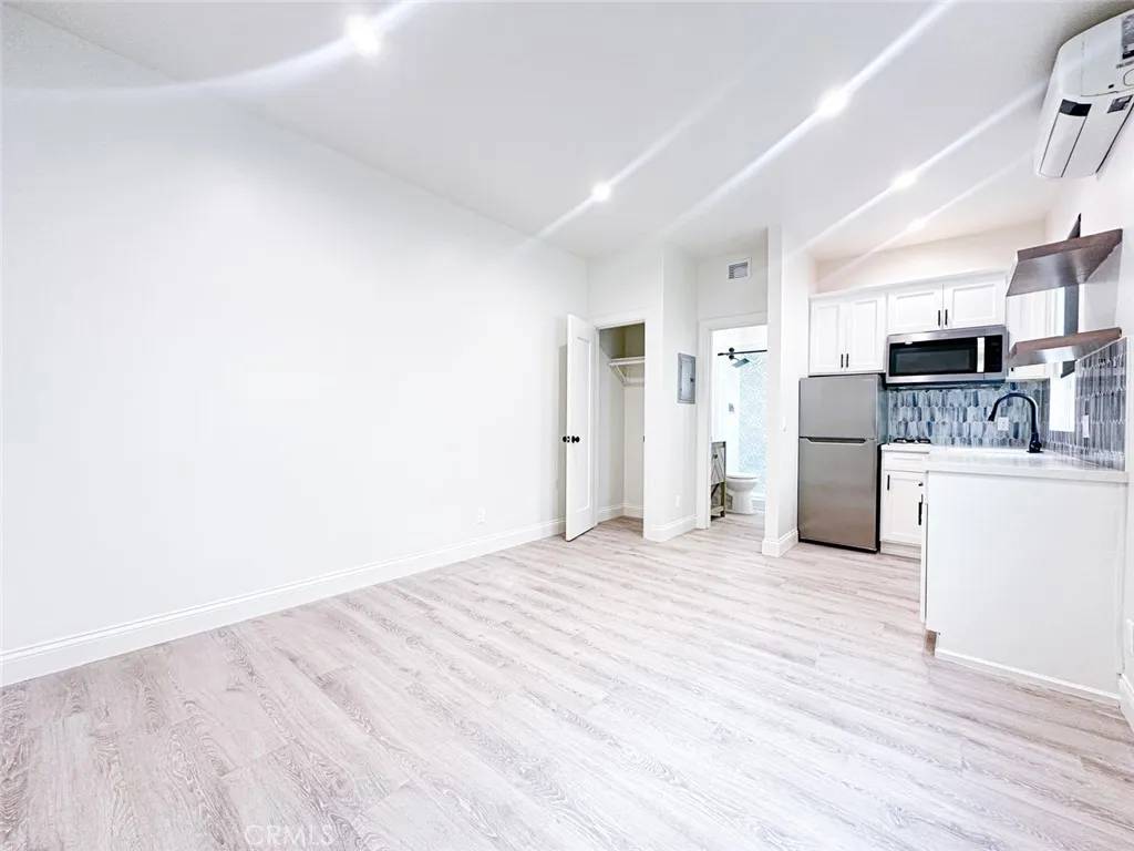 Newport Beach, CA 92661,305 Main Street #3