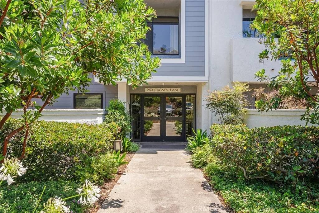 Newport Beach, CA 92663,260 Cagney Lane #206