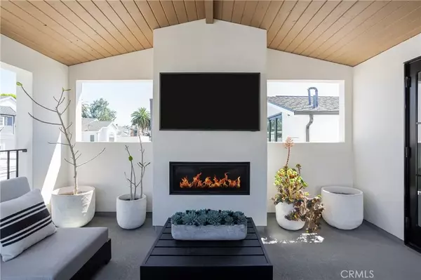 Corona Del Mar, CA 92625,714 Iris Avenue