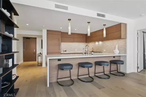 San Diego, CA 92101,888 W E Street #505