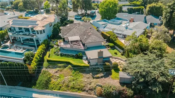 Newport Beach, CA 92663,730 Saint James Place