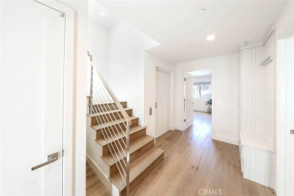 Corona Del Mar, CA 92625,3918 E Coast Highway