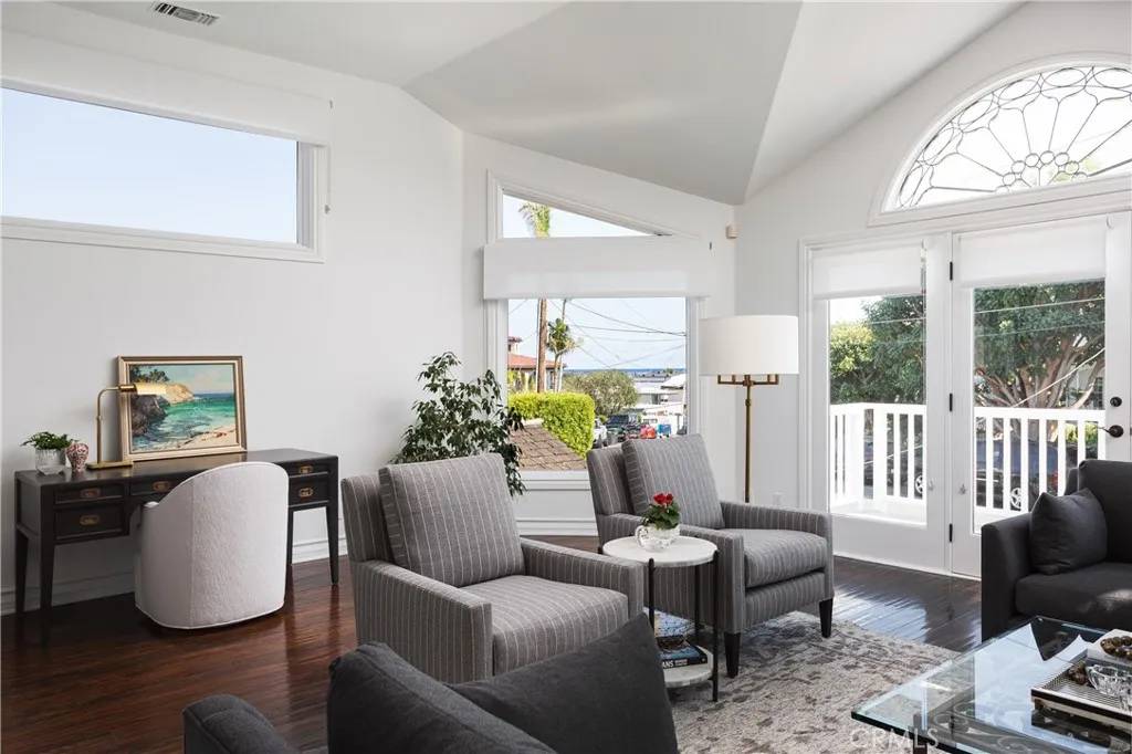 Newport Beach, CA 92663,212 Kings Place