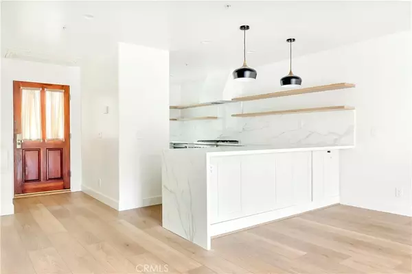 Corona Del Mar, CA 92625,401 Seaward Road #9