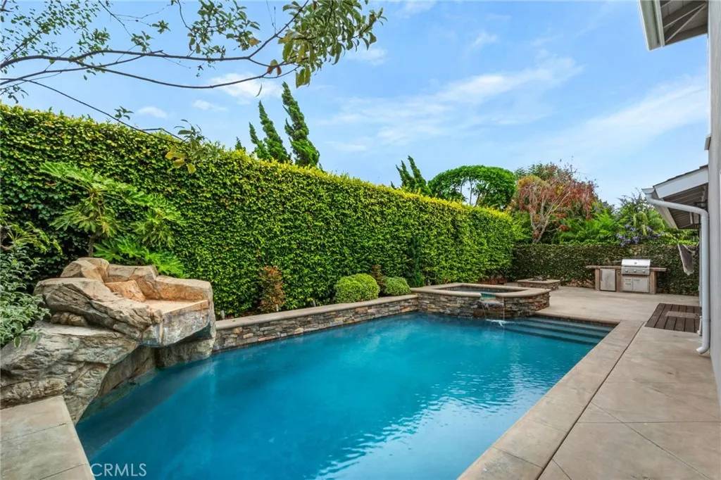 Huntington Beach, CA 92646,21192 Richmond Circle