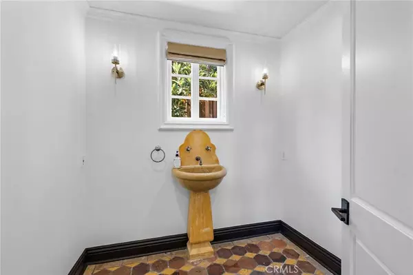 Beverly Hills, CA 90210,1316 Beverly Grove Place