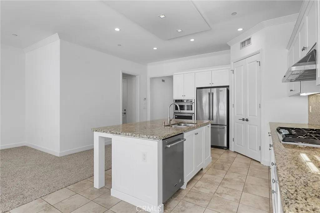 Irvine, CA 92620,82 Meander Street