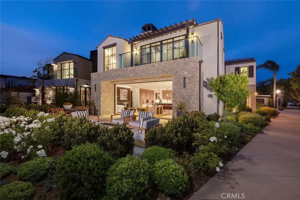 Newport Beach, CA 92663,205 Via Eboli