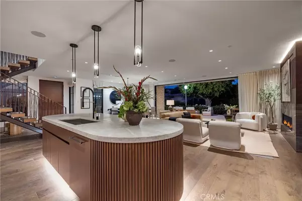 Newport Beach, CA 92663,205 Via Eboli