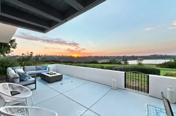 Newport Beach, CA 92660,303 Esperanza #7A