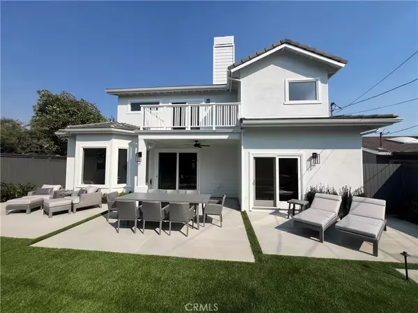 Costa Mesa, CA 92627,2517 Fairway Drive