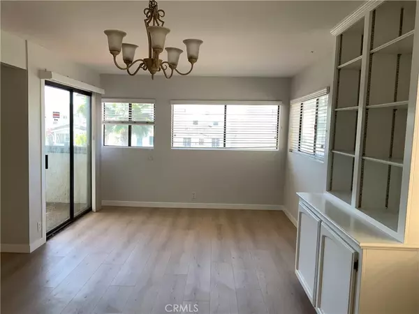Newport Beach, CA 92661,814 W Balboa Boulevard #2
