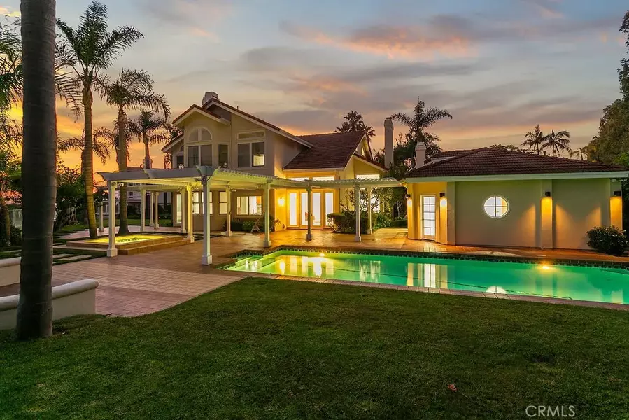 19 Harbor Pointe, Corona Del Mar, CA 92625