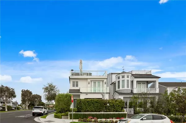 Corona Del Mar, CA 92625,720 Poinsettia Ave