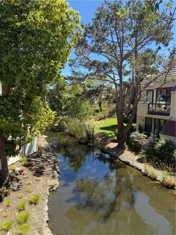 546 Shorebird Circle #26201,  Redwood City,  CA 94065