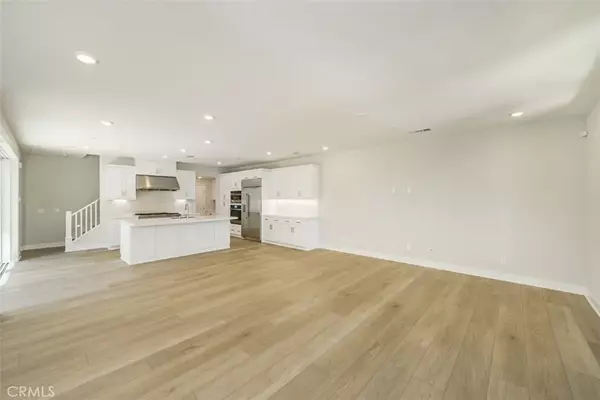 Irvine, CA 92618,216 Chorus