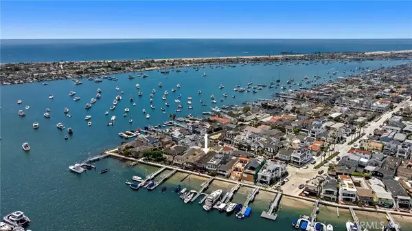 Newport Beach, CA 92662,117 E Bay Front