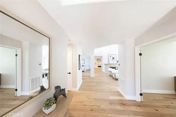 Newport Beach, CA 92660,90 Ocean vista