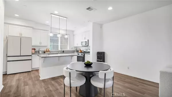 Corona, CA 92878,1017 Savi Drive #103