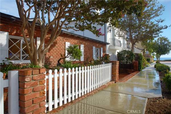 Corona Del Mar, CA 92625,216 Poppy Avenue