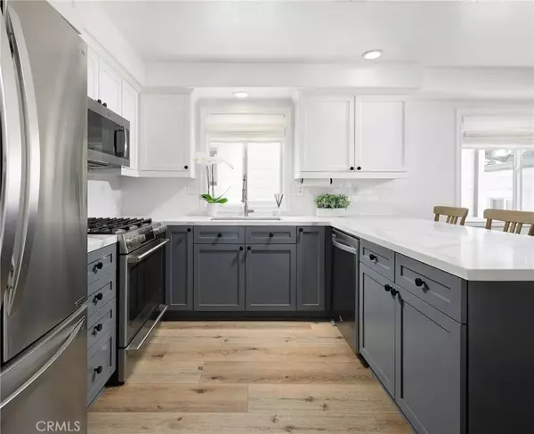 Corona Del Mar, CA 92625,618 Iris Avenue #B