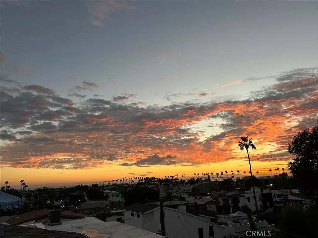 Corona Del Mar, CA 92625,611 Jasmine Avenue