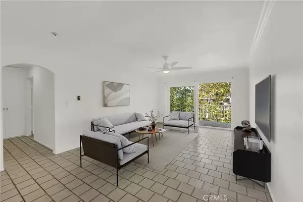 Newport Beach, CA 92663,200 McNeil #9