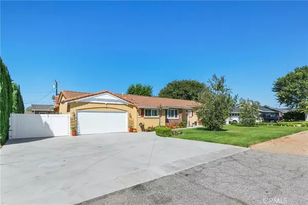 North Tustin, CA 92705,13131 Yorba Street