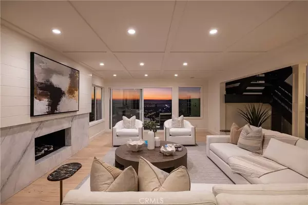 San Clemente, CA 92672,303 E Avenida Cordoba