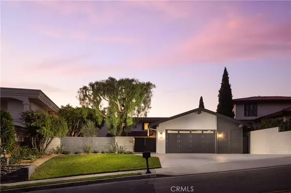 San Clemente, CA 92672,303 E Avenida Cordoba