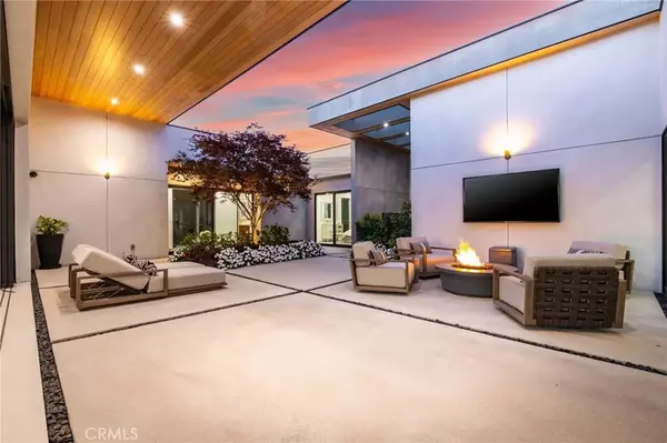 Huntington Beach, CA 92648,6691 Country Circle