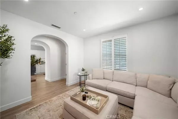 Irvine, CA 92603,64 Greenhouse