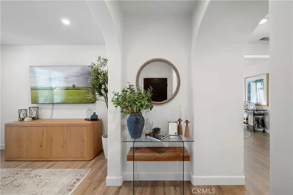 Irvine, CA 92603,64 Greenhouse