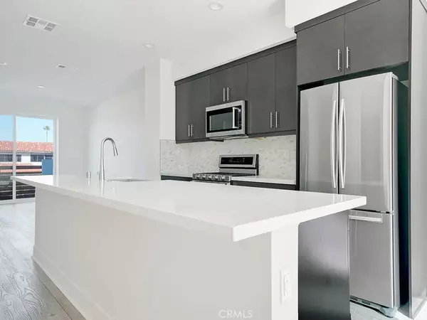 Costa Mesa, CA 92627,683 W 17th Street