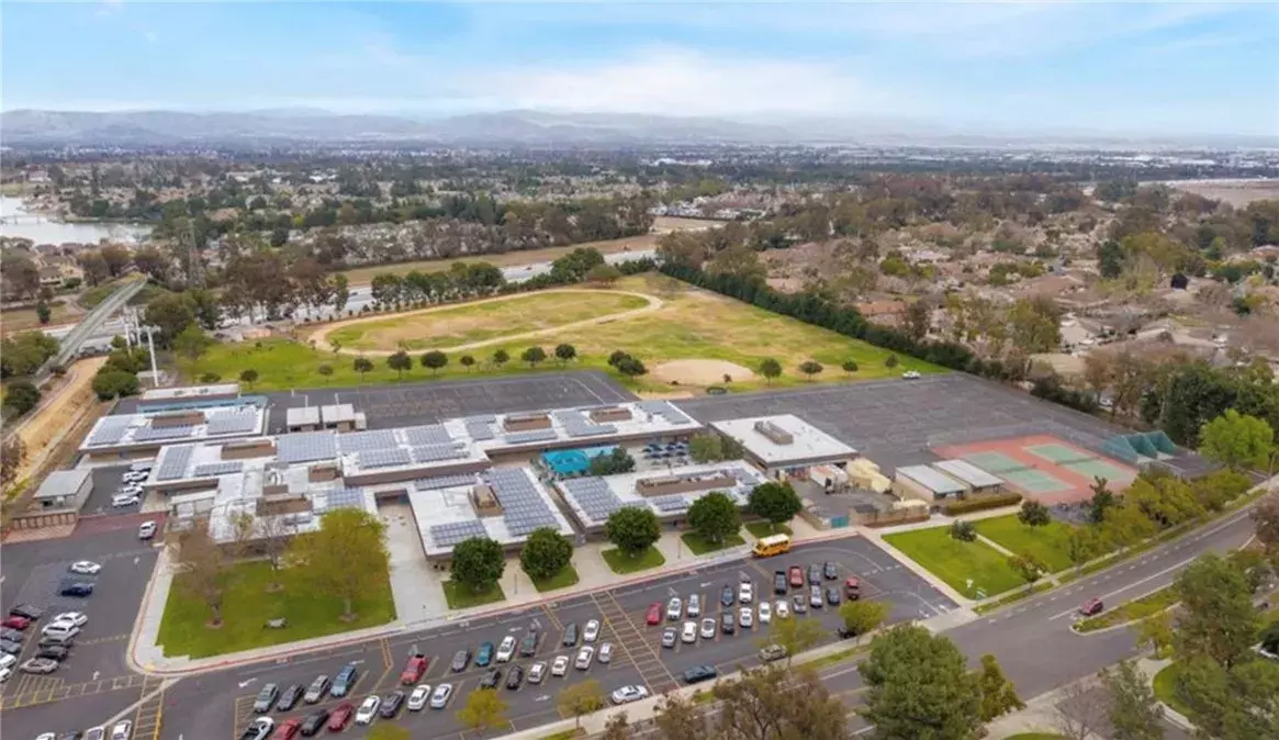 Irvine, CA 92612,4971 Hemlock