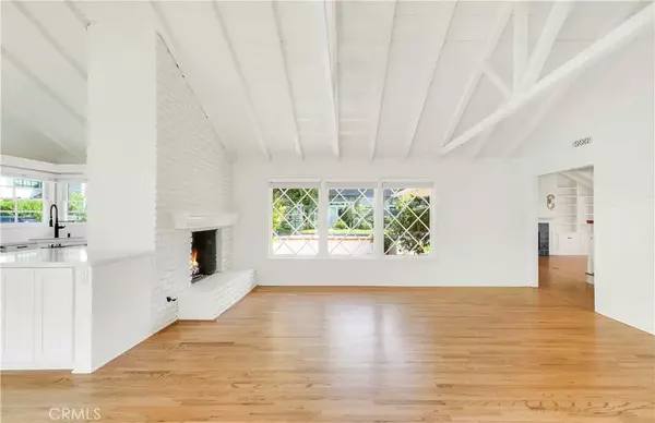 Newport Beach, CA 92663,2562 Vista Drive